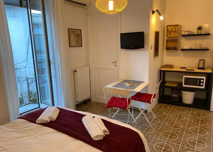Rooms In San Domenico Maggiore 3